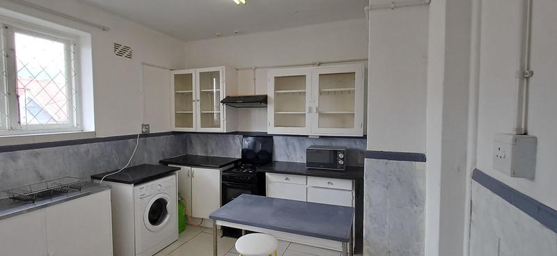 To Let 2 Bedroom Property for Rent in Woodstock Western Cape